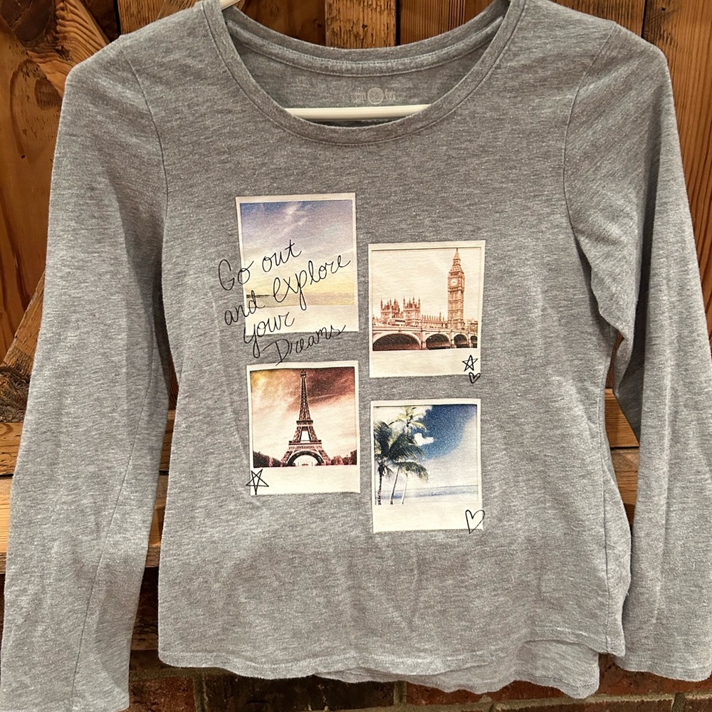 Girl’s knit shirt